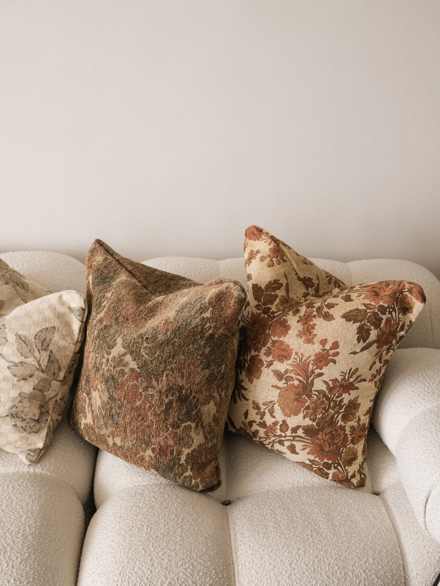 Sylvie Tapestry Pillow - Bluepandahomedecor