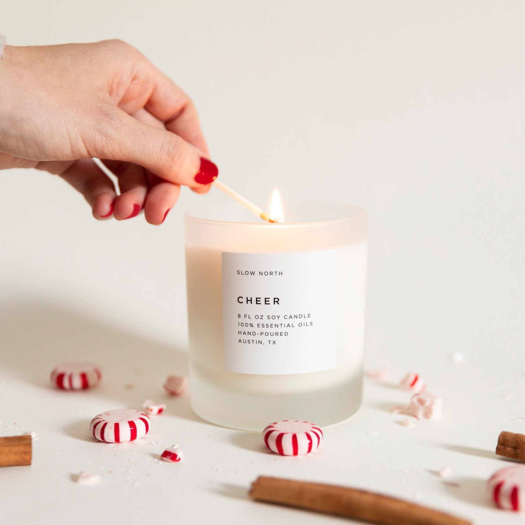 Christmas soy candle Cheer - Cinnamon, Cypress & Peppermint - Bluepandahomedecor