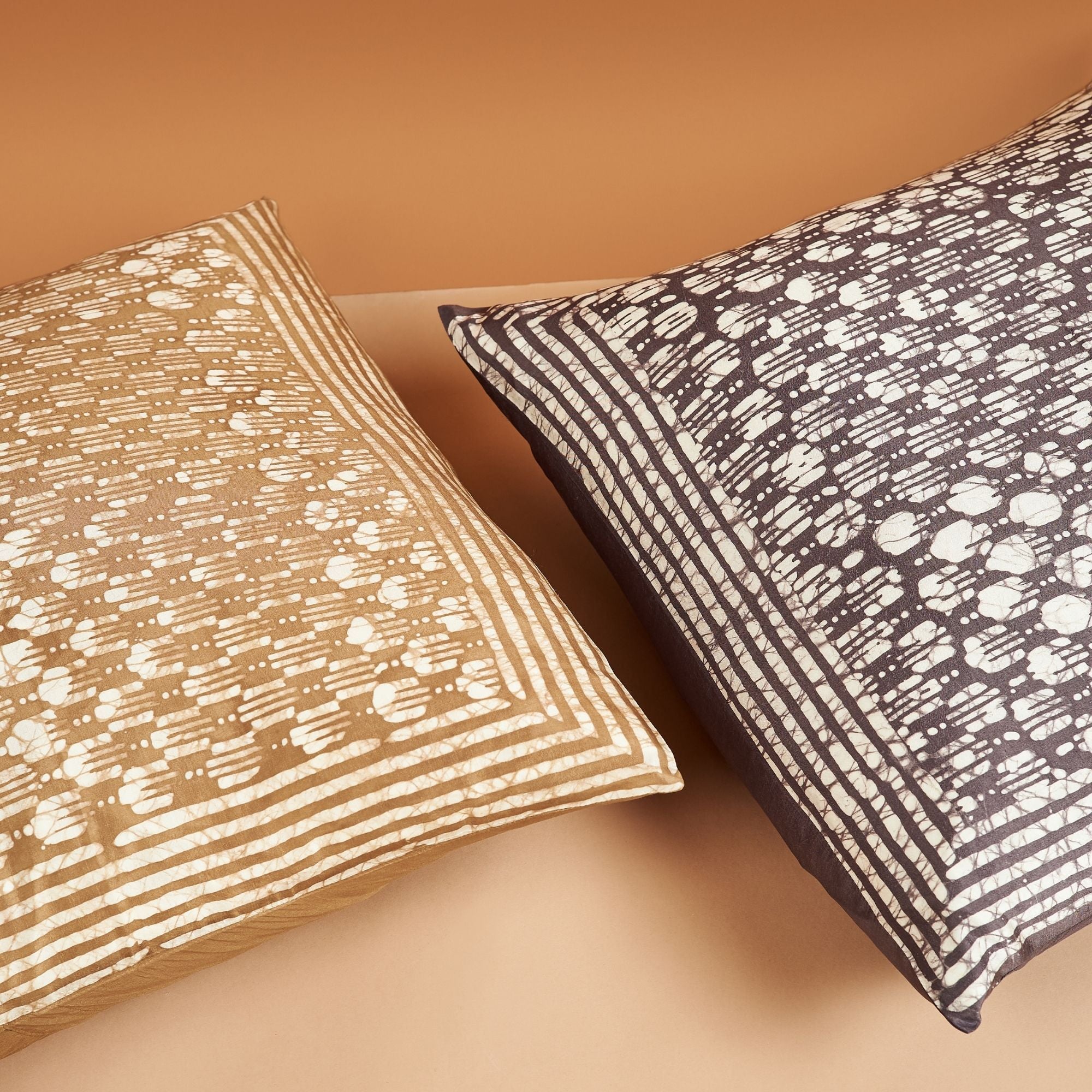 Oasis Hand Crafted Wax Block Print Mulberry Silk Pillow - Bluepandahomedecor