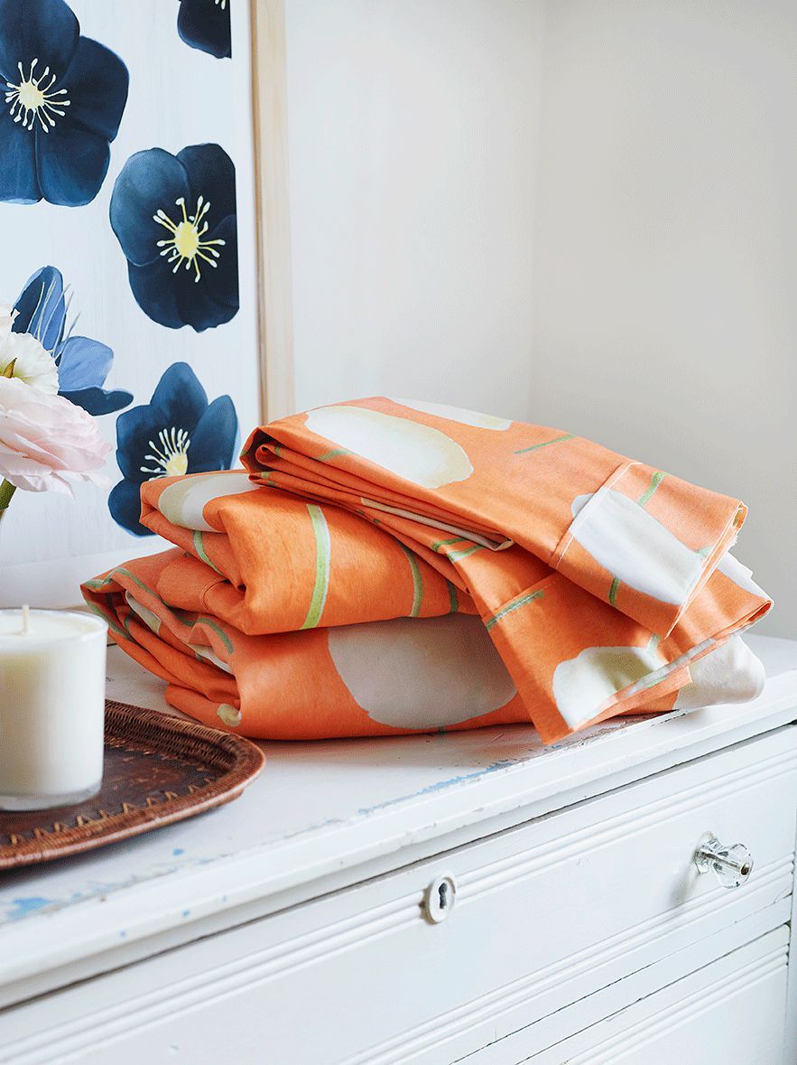 Sheet Set: Cream Flowers on Orange - Bluepandahomedecor